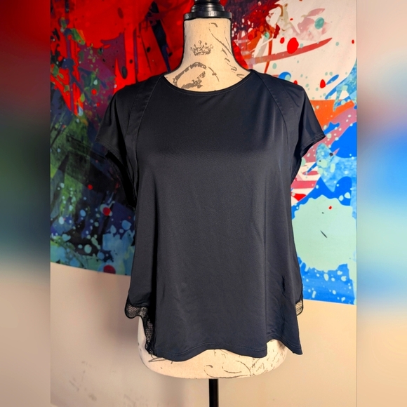 Under Armour Asymmetrical Lace Back Top - Picture 1 of 9